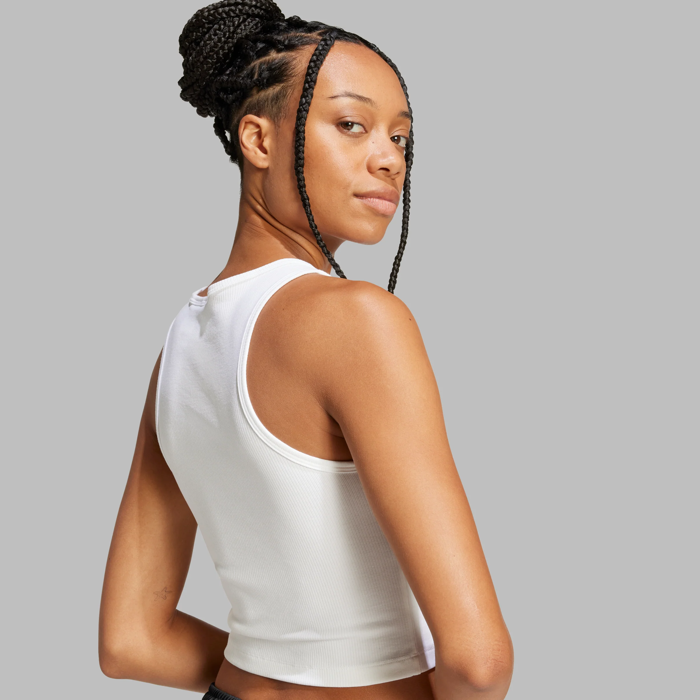 ESSANTIAL RIB גופיית ריב קרופ - Image 4