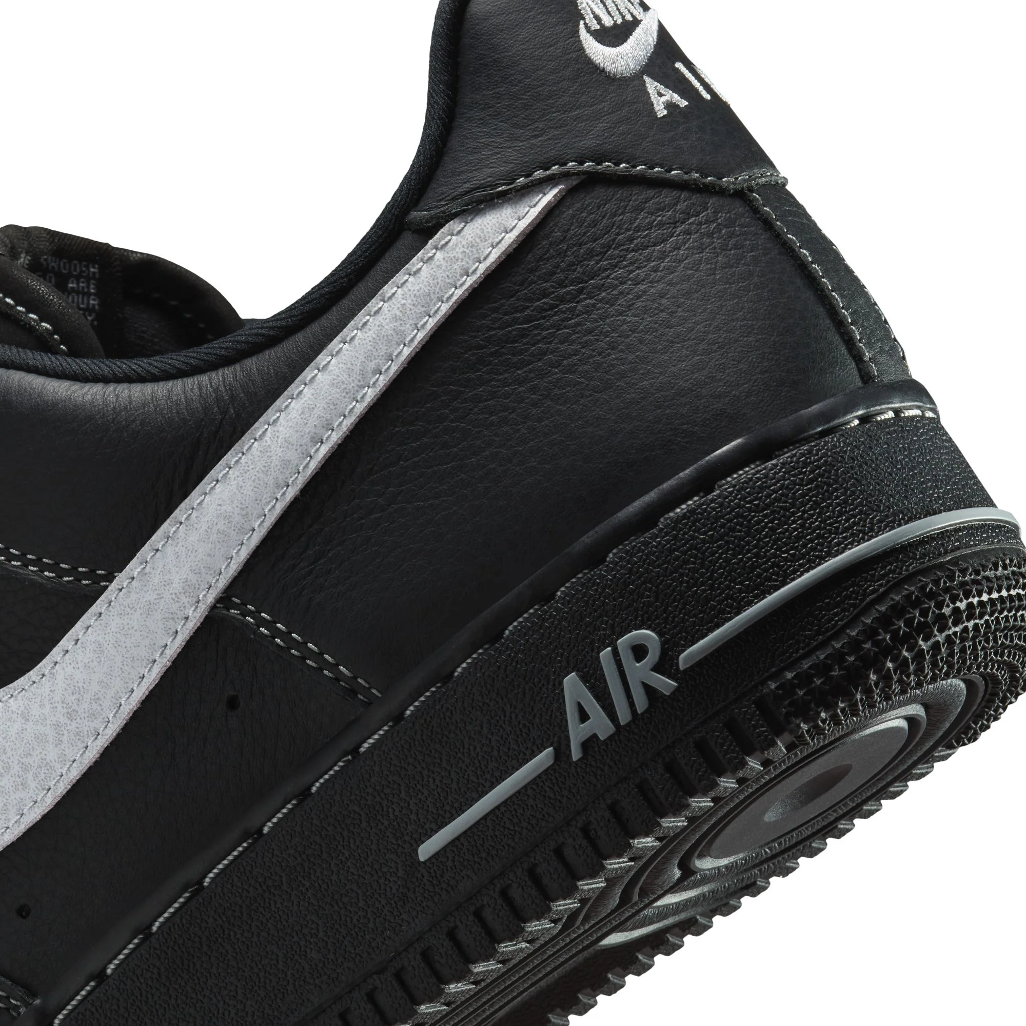 AIR FORCE 1 '07 LV8 סניקרס - Image 4