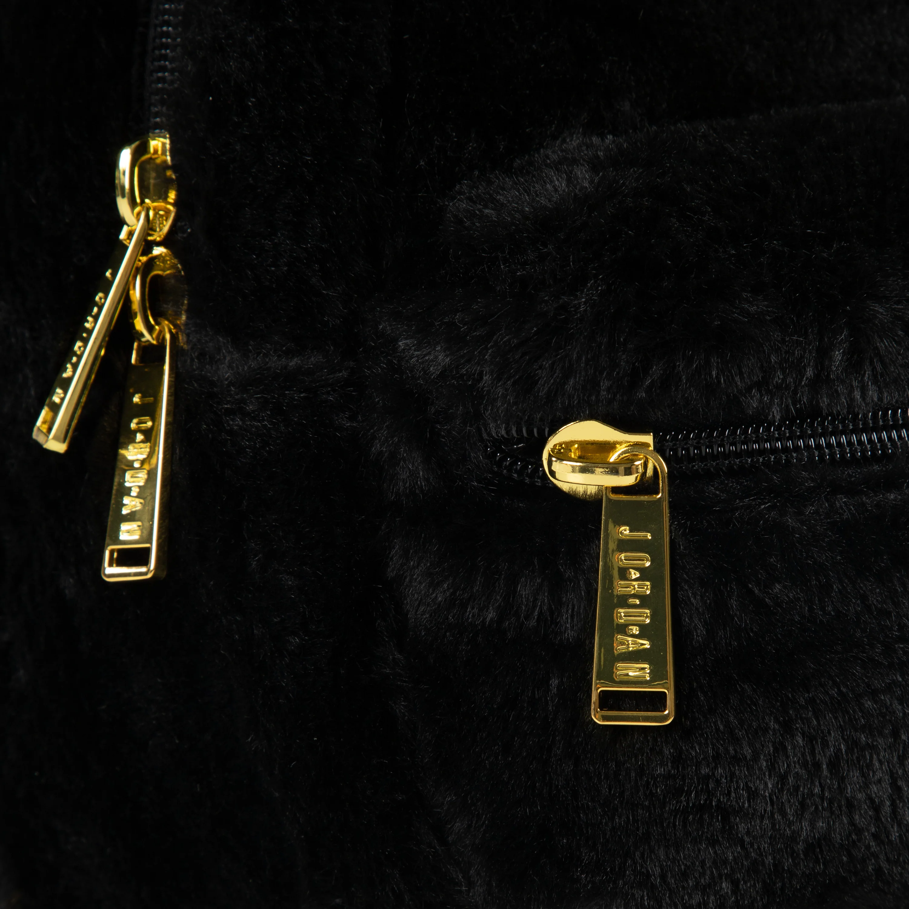 FAUX FUR MINI BACKPACK תיק גב - Image 4