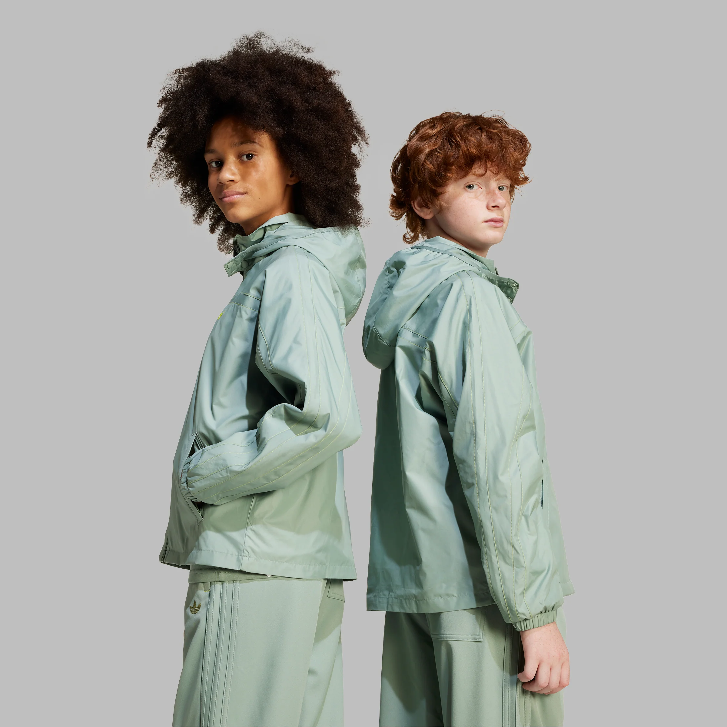 מעיל בשילוב קפוצ׳ון ולוגו - Image 3