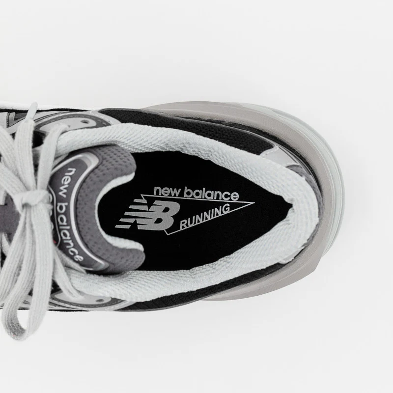 Made in USA 990v6 סניקרס - Image 6